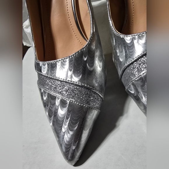 Brand New Womens Silver Sparkly Clear Heel, Pointed Toe Pumps Size (41) 10M - Picture 6 of 8